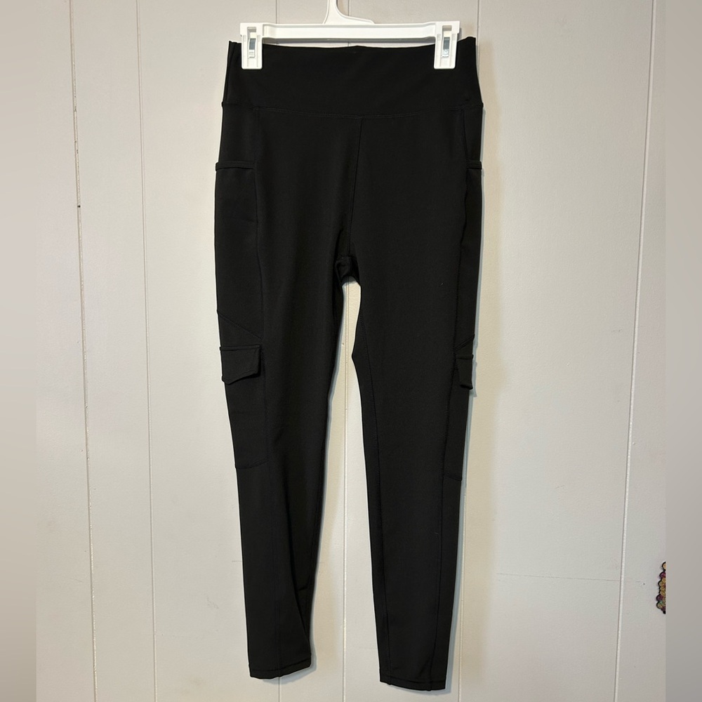 POP Fit black cargo leggings
